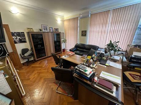 3 otaqlı köhnə tikili - Sahil m. - 103.7 m²