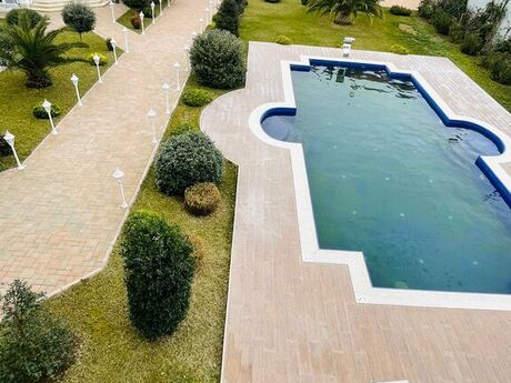 7 otaqlı həyət evi/bağ evi - Mərdəkan q. - 360 m²