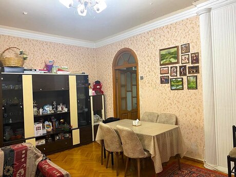 3 otaqlı köhnə tikili - Bakıxanov q. - 80 m²