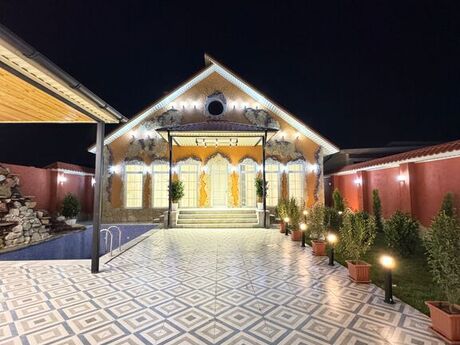 4 otaqlı həyət evi/bağ evi - Şüvəlan q. - 200 m²