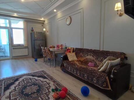 4 otaqlı yeni tikili - İnşaatçılar m. - 156 m²