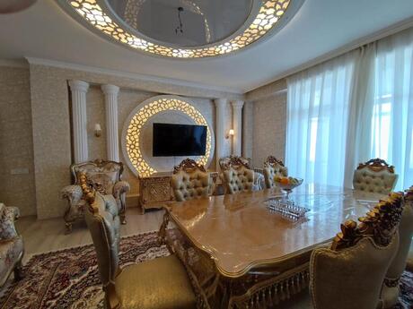4 otaqlı yeni tikili - İnşaatçılar m. - 156 m²