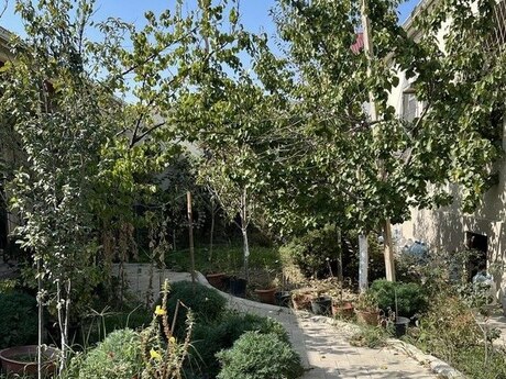 4 otaqlı həyət evi/bağ evi - Yeni Ramana q. - 198 m²