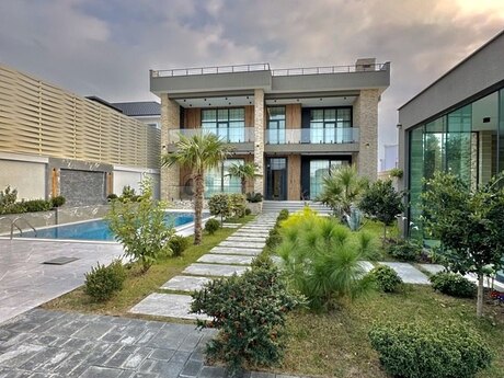 6 otaqlı həyət evi/bağ evi - Şüvəlan q. - 600 m²