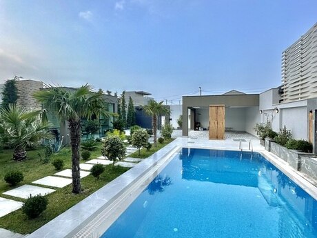 6 otaqlı həyət evi/bağ evi - Şüvəlan q. - 600 m²
