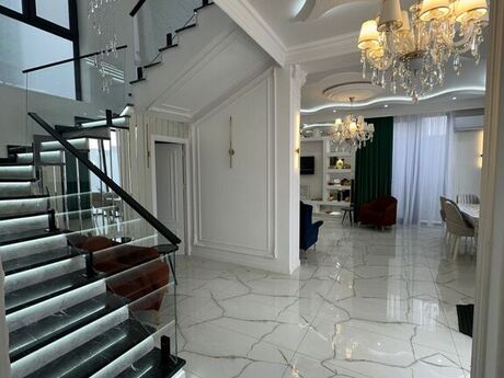 6 otaqlı həyət evi/bağ evi - Mərdəkan q. - 360 m²