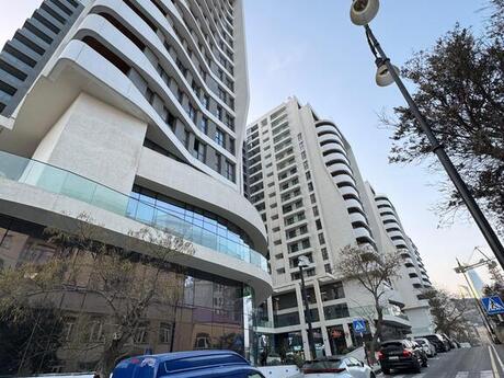 4 otaqlı yeni tikili - Bayıl q. - 164 m²