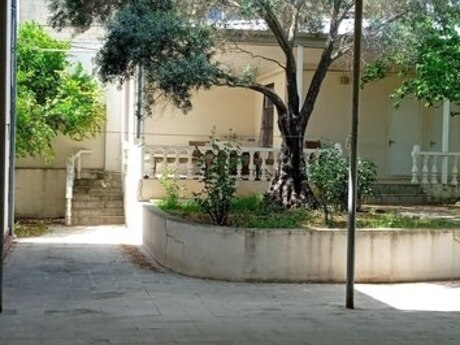 5 otaqlı həyət evi/bağ evi - Sulutəpə q. - 258 m²