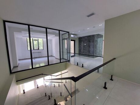 Объект - м. Элмляр Академиясы - 350 м²