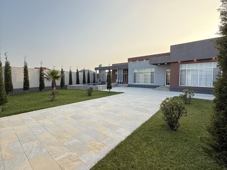 5 otaqlı həyət evi/bağ evi - Mərdəkan q. - 246 m²