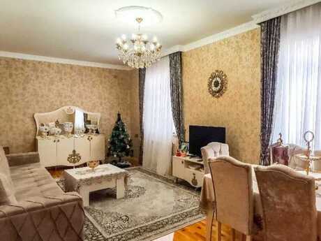 4 otaqlı həyət evi/bağ evi - Buzovna q. - 200 m²