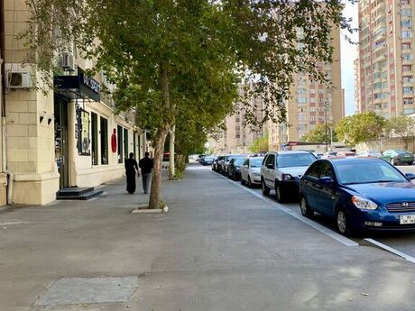 3 otaqlı köhnə tikili - Elmlər Akademiyası m. - 85 m²