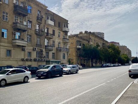 3 otaqlı köhnə tikili - Elmlər Akademiyası m. - 85 m²