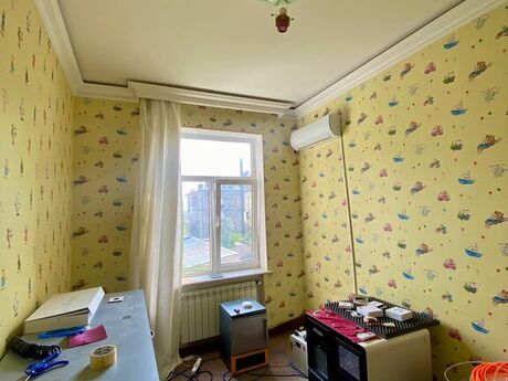 3 otaqlı köhnə tikili - Elmlər Akademiyası m. - 85 m²