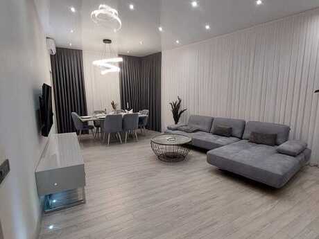 3 otaqlı yeni tikili - 8 Noyabr m. - 145 m²