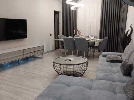 3 otaqlı yeni tikili - 8 Noyabr m. - 145 m²