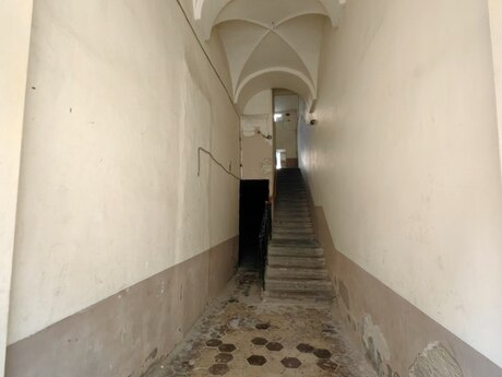 3 otaqlı köhnə tikili - 28 May m. - 70 m²