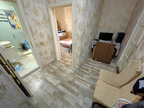 3 otaqlı köhnə tikili - 28 May m. - 70 m²
