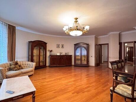 4 otaqlı yeni tikili - 28 May m. - 230 m²