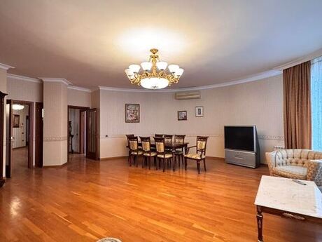 4 otaqlı yeni tikili - 28 May m. - 230 m²
