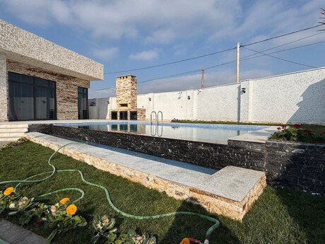 5 otaqlı həyət evi/bağ evi - Mərdəkan q. - 200 m²