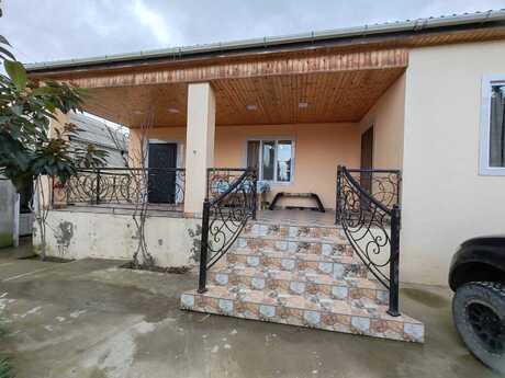 4 otaqlı həyət evi/bağ evi - Buzovna q. - 140 m²