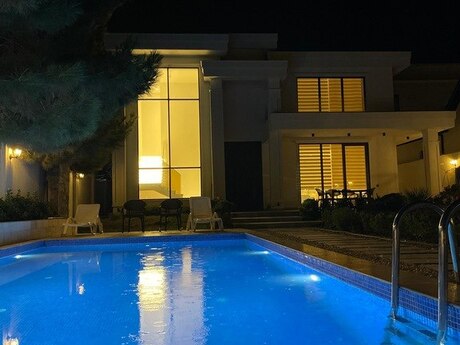 4 otaqlı həyət evi/bağ evi - Şüvəlan q. - 220 m²