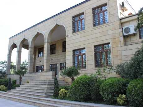 10 otaqlı həyət evi/bağ evi - Xırdalan - 700 m²