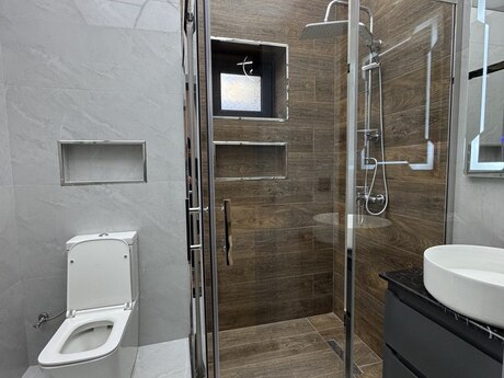 5 otaqlı həyət evi/bağ evi - Şüvəlan q. - 220 m²