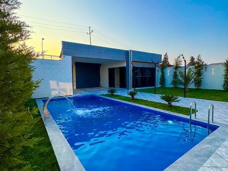 5 otaqlı həyət evi/bağ evi - Şüvəlan q. - 220 m²