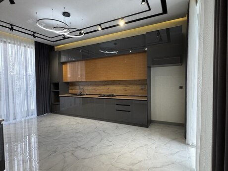 4 otaqlı həyət evi/bağ evi - Şüvəlan q. - 210 m²