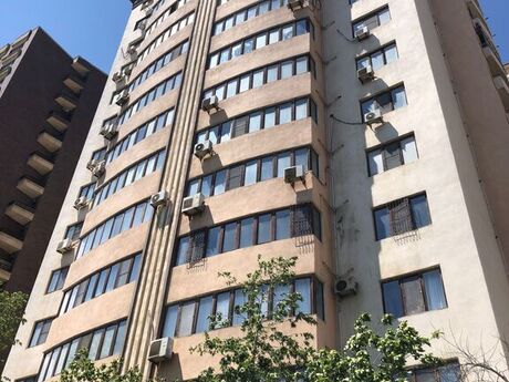 Elan №4997582 - Bakı, Şah İsmayıl Xətai m., 3 otaqlı, 194 m², 6/16 mərtəbə