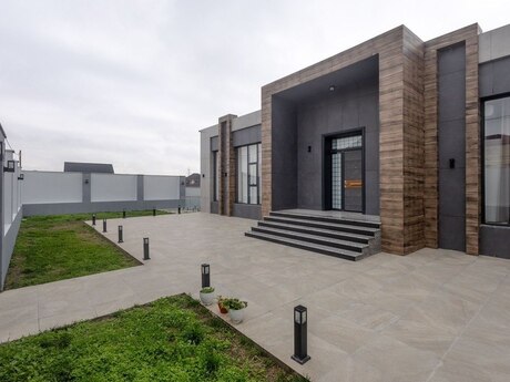 5 otaqlı həyət evi/bağ evi - Mərdəkan q. - 440 m²