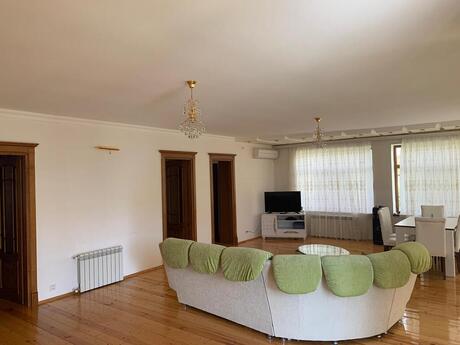 4 otaqlı həyət evi/bağ evi - Novxanı q. - 320 m²
