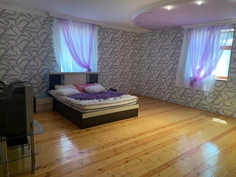 4 otaqlı həyət evi/bağ evi - Novxanı q. - 320 m²