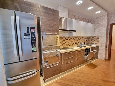 4-room apartment for rent, 160 m², 28 May: 1 500 ₼/mo 4