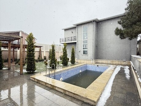 6 otaqlı həyət evi/bağ evi - Şüvəlan q. - 220 m²