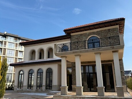 8-комн. дом/дача - пос. Sea Breeze - 550 м²