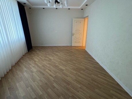4 otaqlı yeni tikili - Bakıxanov q. - 134 m²