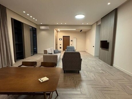 3 otaqlı yeni tikili - Şıxov q. - 158 m²