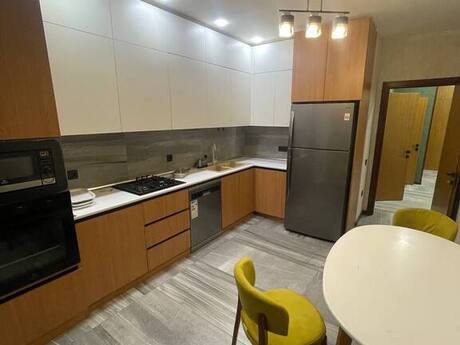 3 otaqlı yeni tikili - 8 Noyabr m. - 100 m²