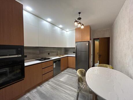 3 otaqlı yeni tikili - 8 Noyabr m. - 100 m²