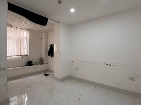 Obyekt - Elmlər Akademiyası m. - 70 m²