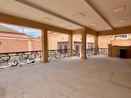 6 otaqlı həyət evi/bağ evi - Mərdəkan q. - 600 m²