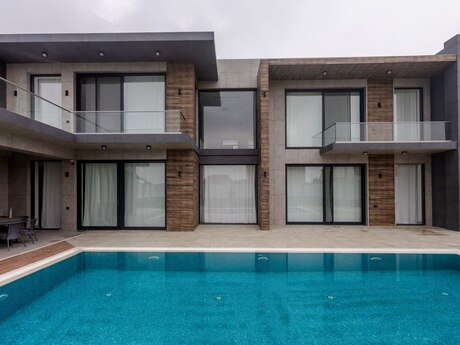 6 otaqlı həyət evi/bağ evi - Mərdəkan q. - 580 m²