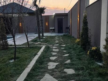 4 otaqlı həyət evi/bağ evi - Bilgəh q. - 300 m²