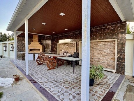 6 otaqlı həyət evi/bağ evi - Mərdəkan q. - 300 m²