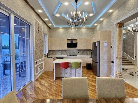 6 otaqlı həyət evi/bağ evi - Mərdəkan q. - 300 m²