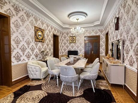 10 otaqlı həyət evi/bağ evi - Nəsimi m. - 550 m²