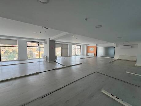 20-комн. офис - м. Шах Исмаил Хатаи - 1200 м²